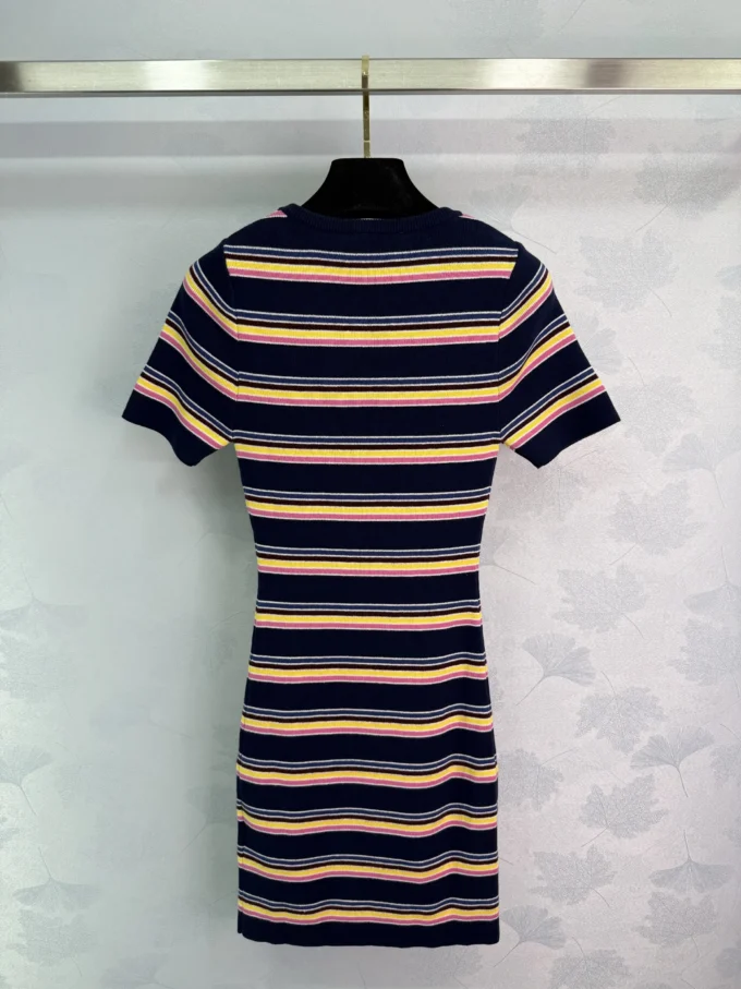 Spring new Striped Round Neck Short Sleeved Dress With Feminine Temperament, Slim Fit And Slimming Knit Skirt 8