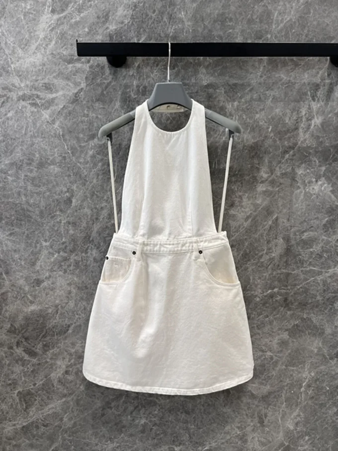 2025 women's early spring new hanging neck and waist A-line fashionable casual denim dress
